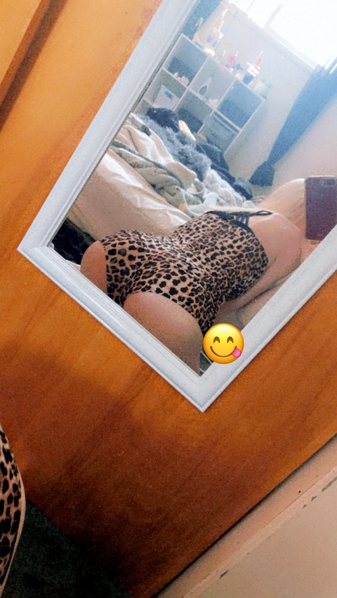 Header of snowbunniibaby